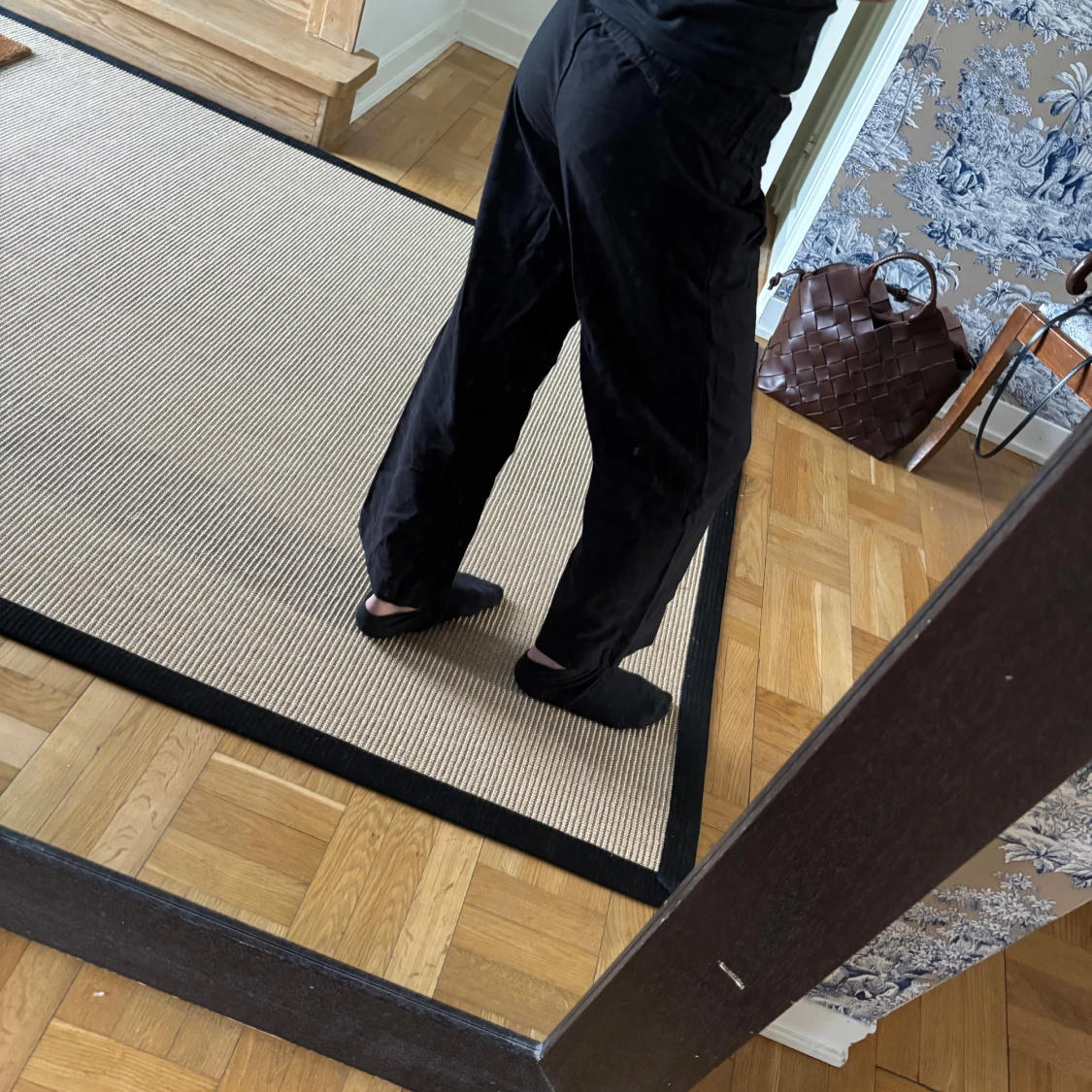 Svarta kostym/mjuka byxor resårmidja - 1