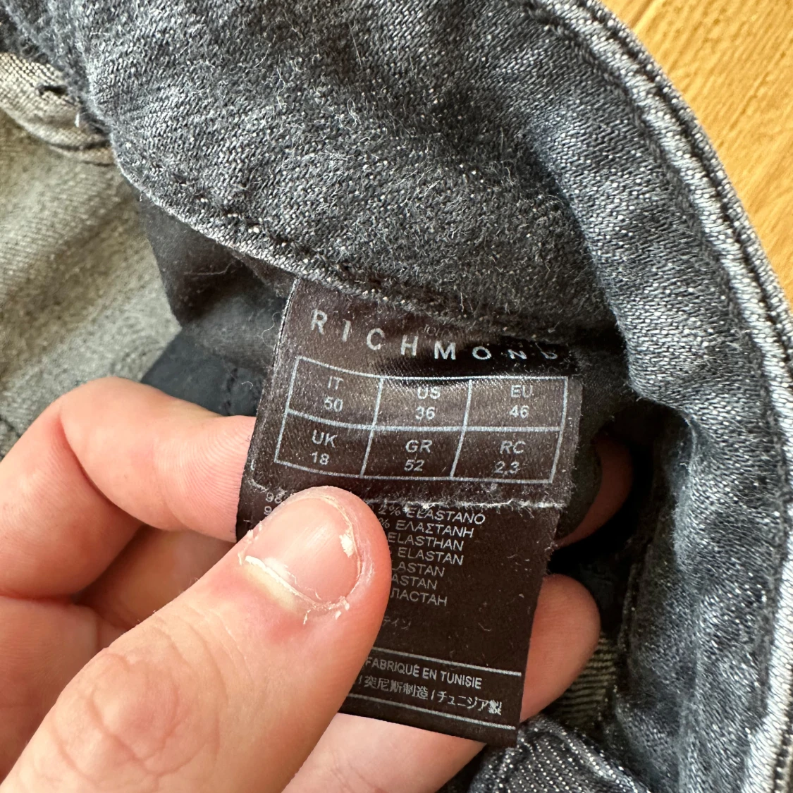 Svarta slitna jeans från Richmond - 3