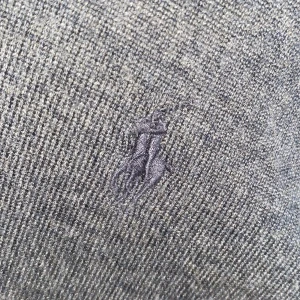 Polo golf . Ralph lauren tröja  - Jätte grisch och stilig grå tröja ifrån ralph lauren. ingen defekt!