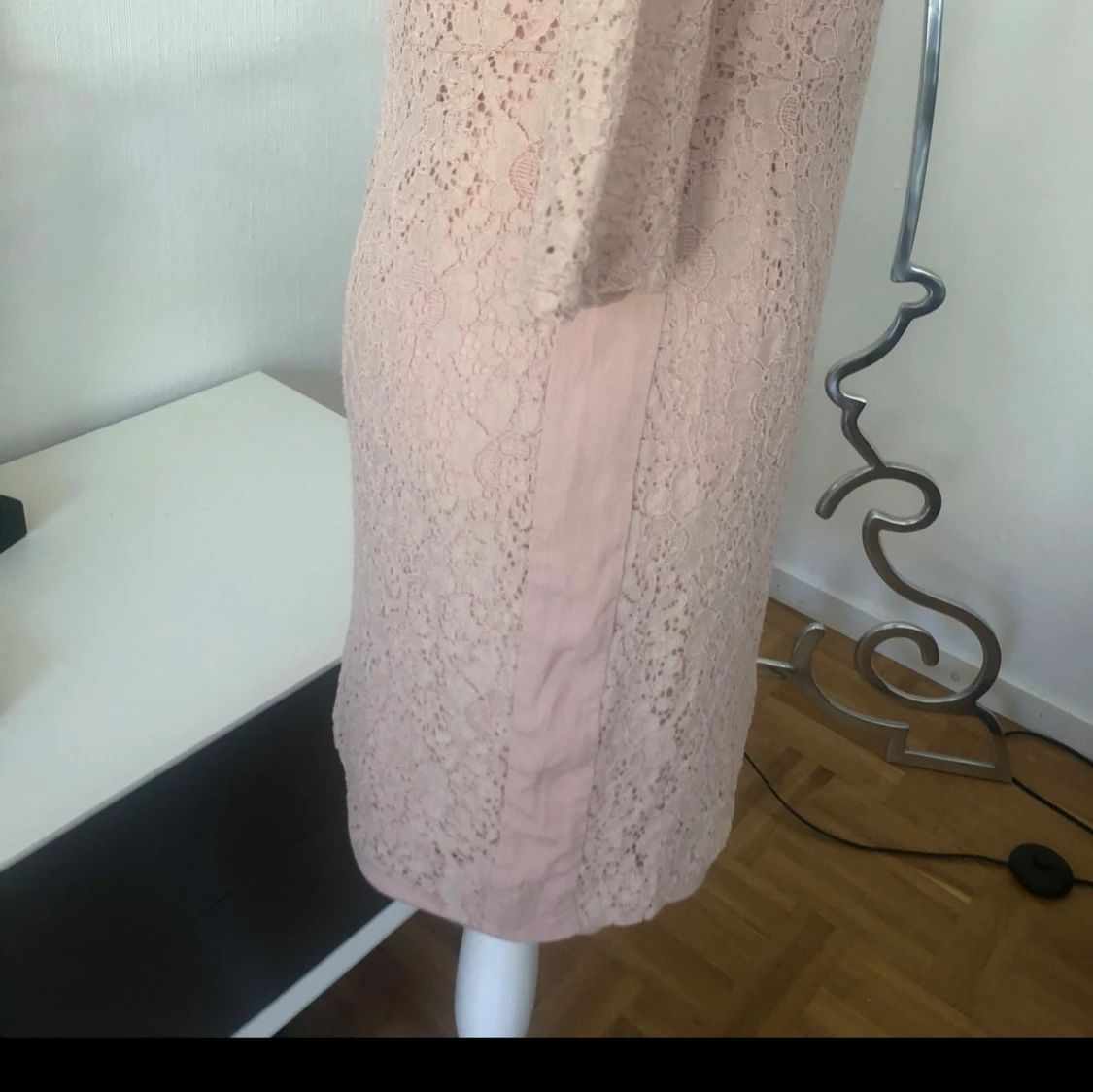 Rosa spetsklänning från Saint Tropez - 2