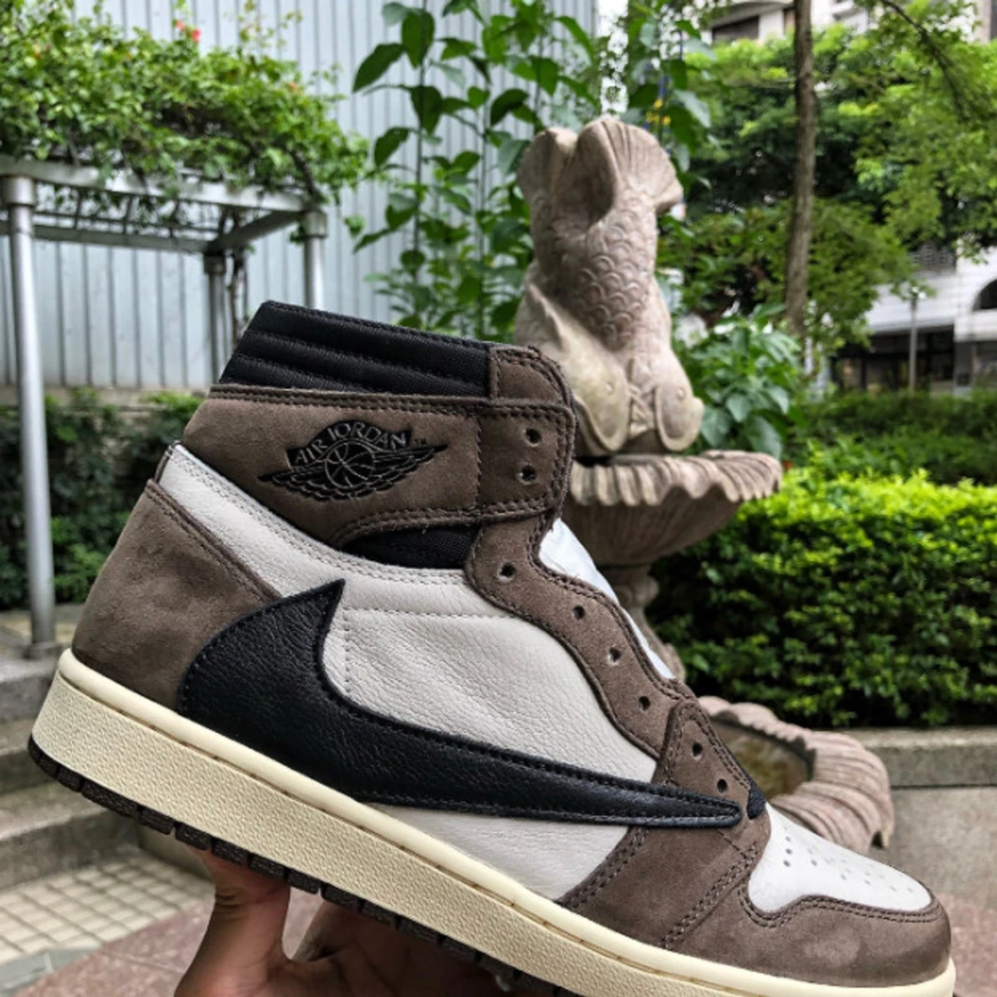 Nike Air Jordan 1 Travis Scott