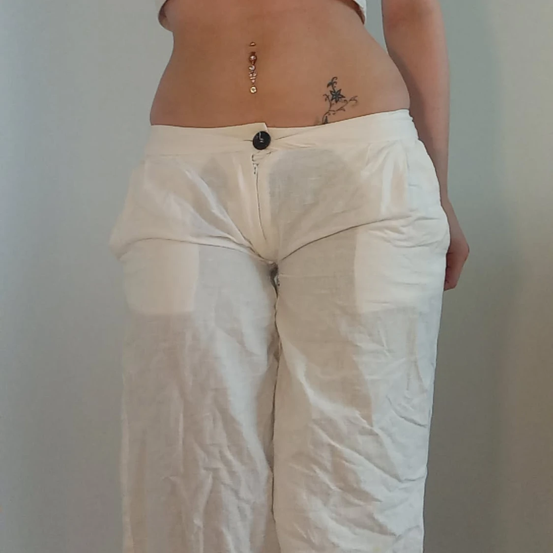Vita linnebyxor med knapp - 2