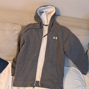 Under armour zip hoodie  - Nyskick! Herr m passar m. 