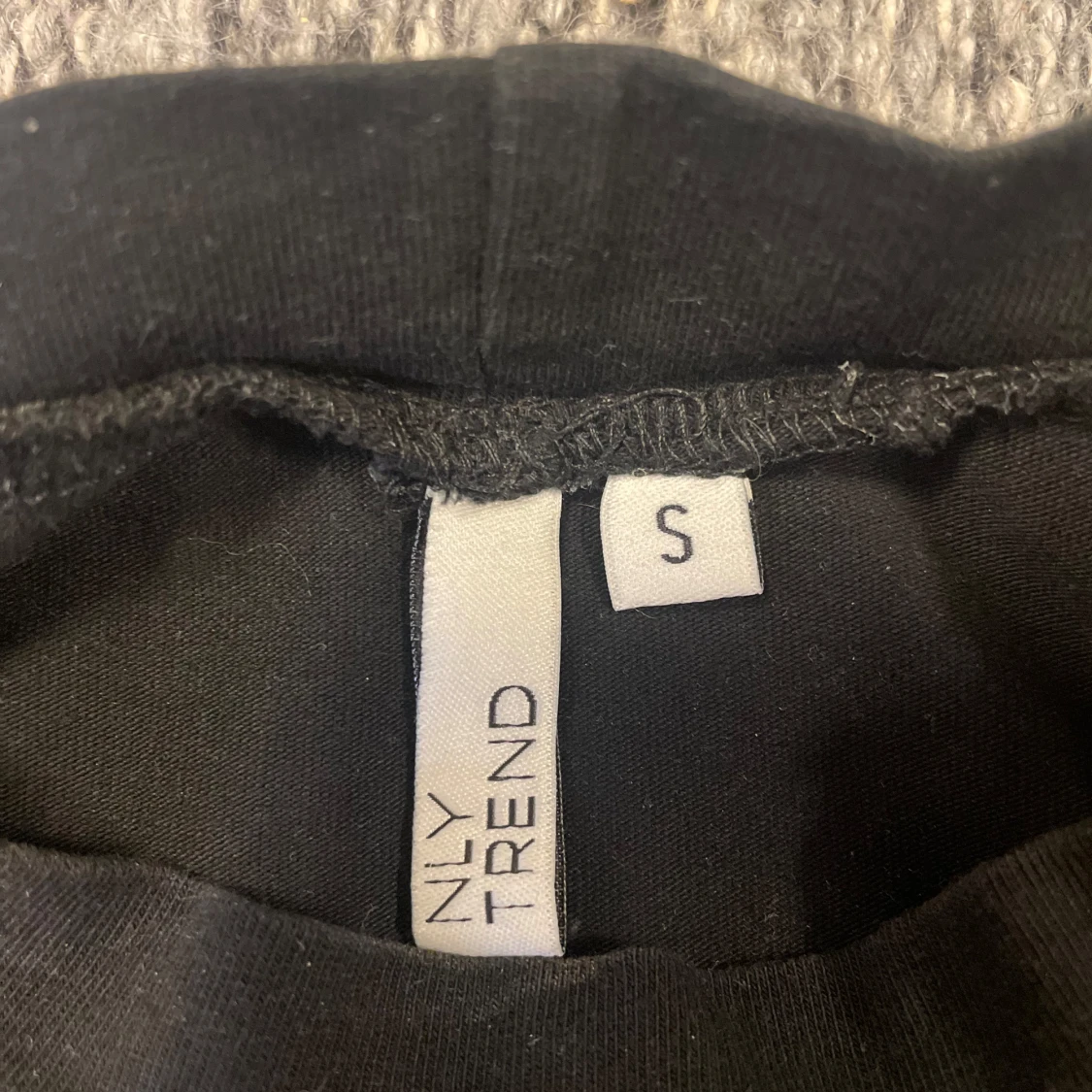 Svart långärmad tight klänning - 2