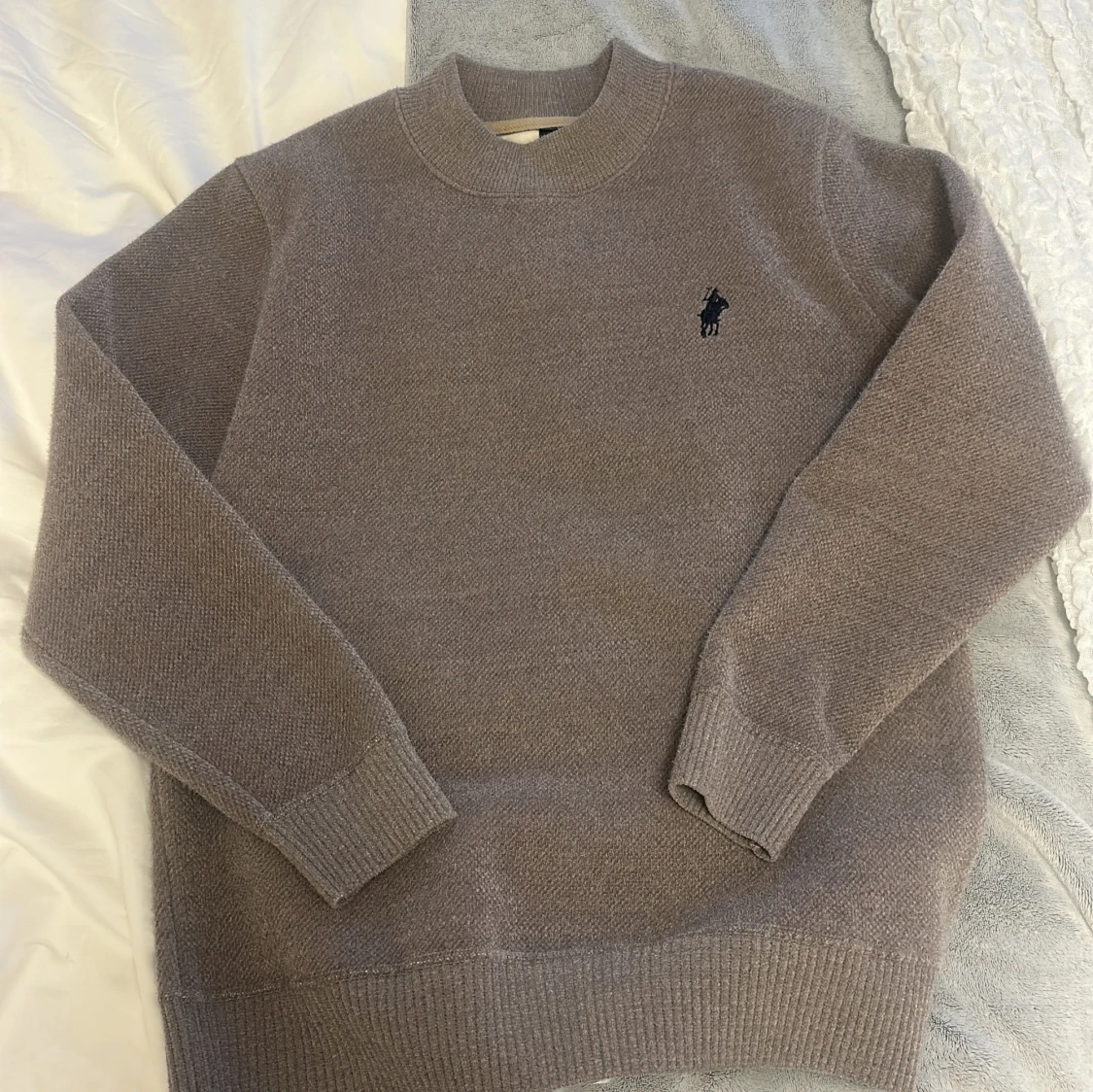 Grå stickad tröja från Ralph Lauren