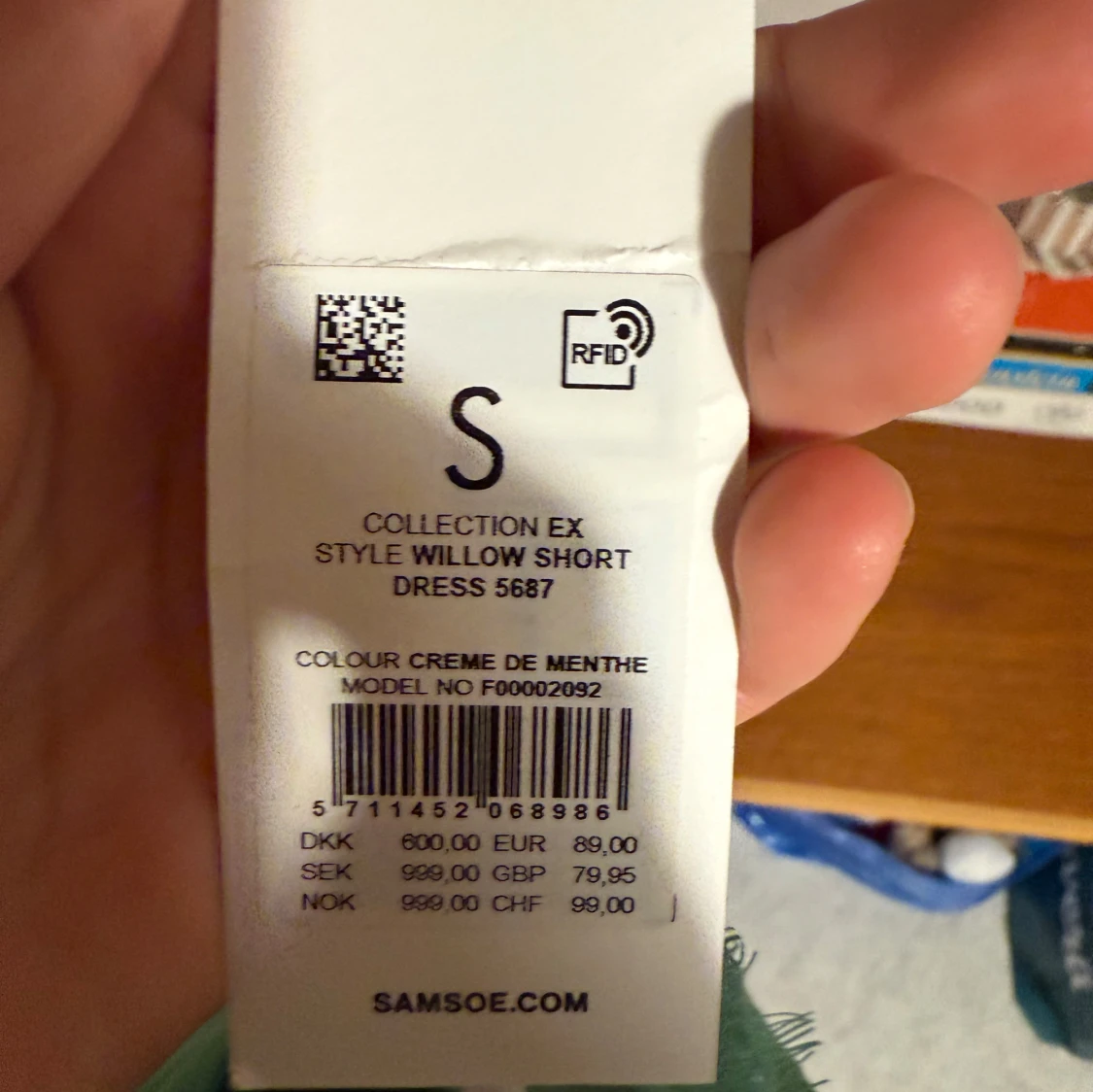 Mintgrön kort klänning från Samsøe Samsøe - 3