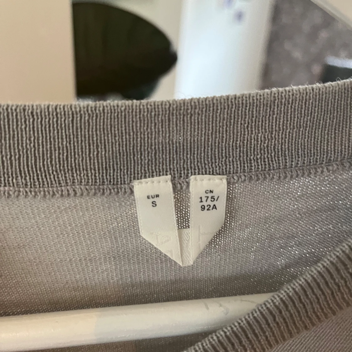 Grå långärmad tröja - 1