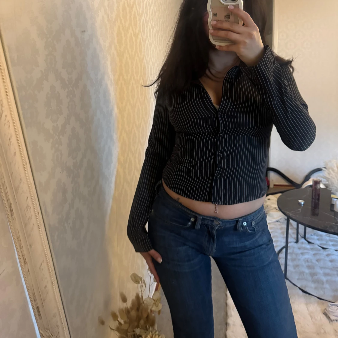 Svart skjorta med vita ränder - 1