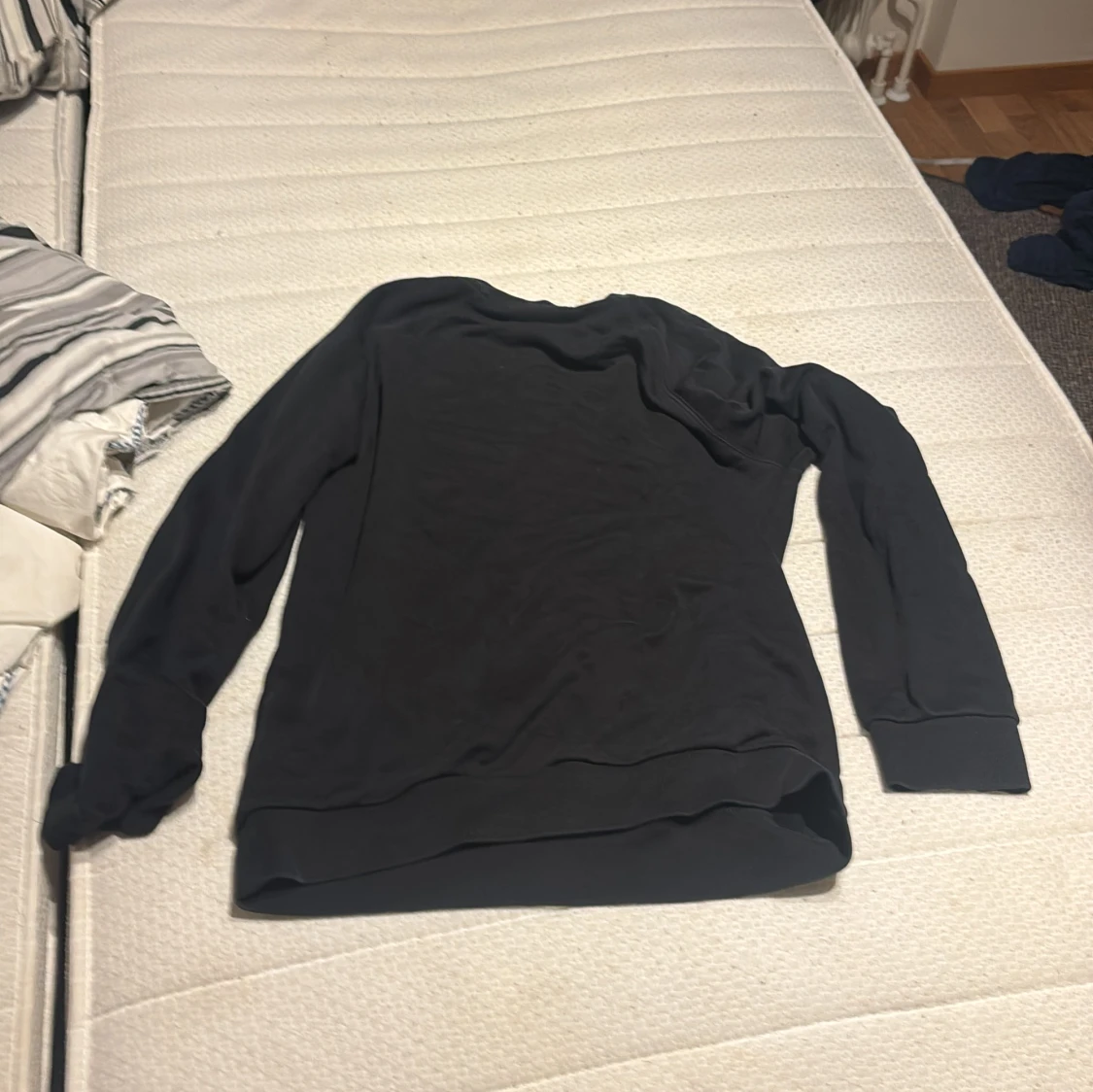 Svart sweatshirt från Peak Performance - 1