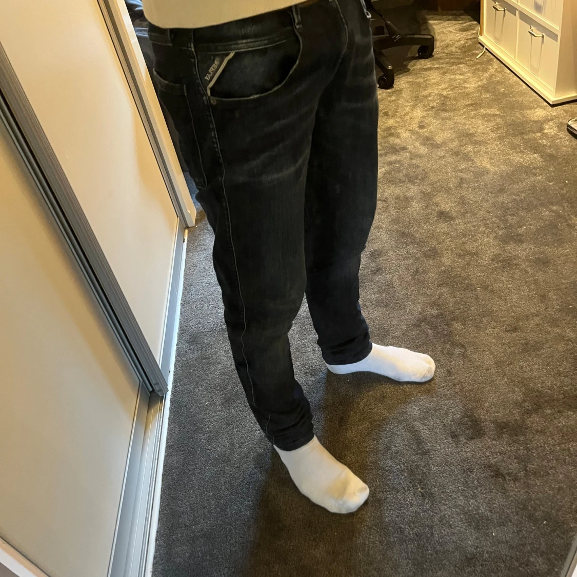 Mörkblå jeans från Replay - 2