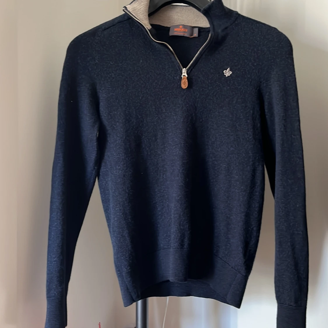 Mörkblå merinoullströja med dragkedja från Morris - 3