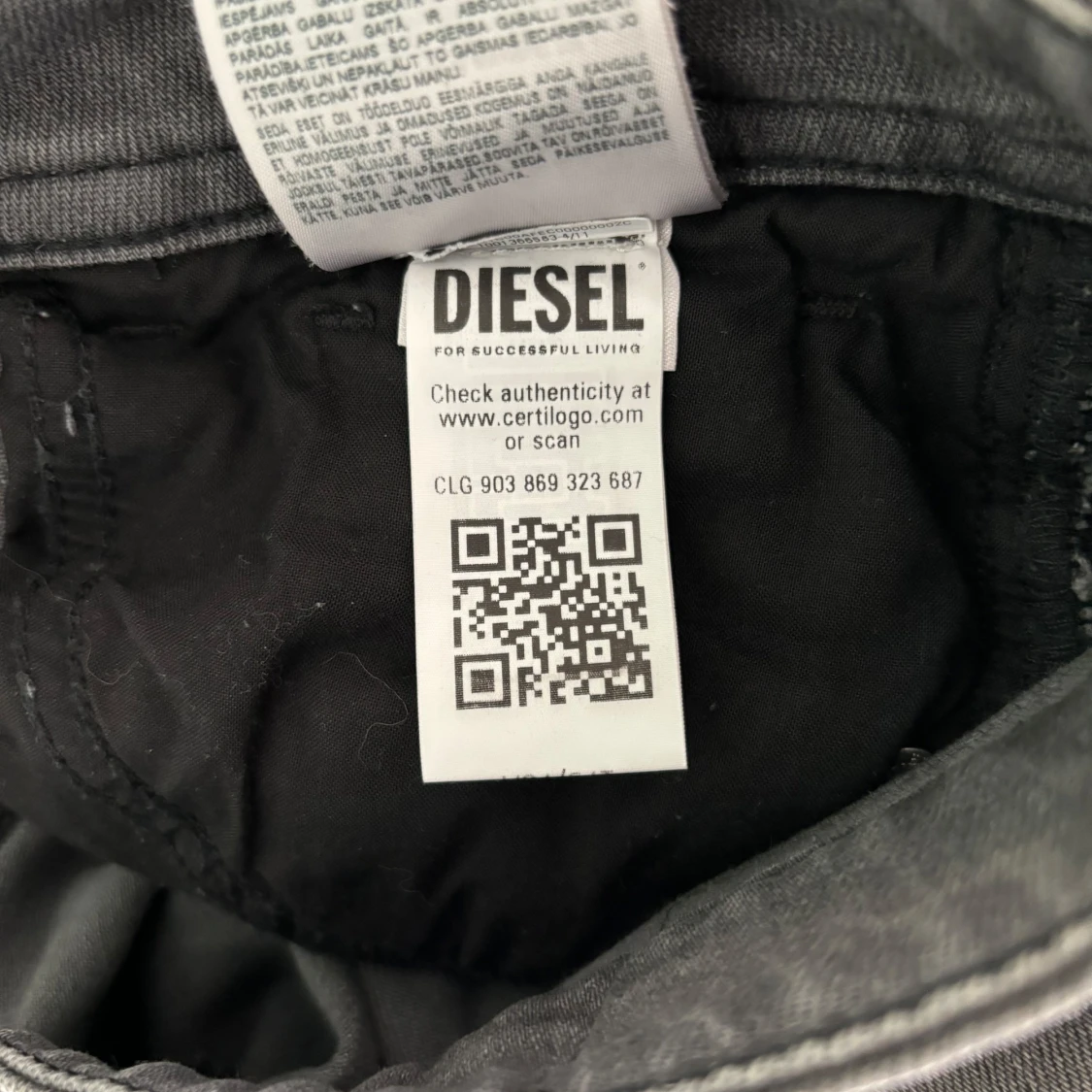 Gråa Lågmidjade Diesel Jeans - 3