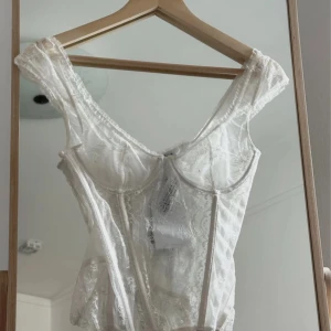 Spetstopp zara - Korsett från Zara strl 75B aldrig använd med lapparna kvar!