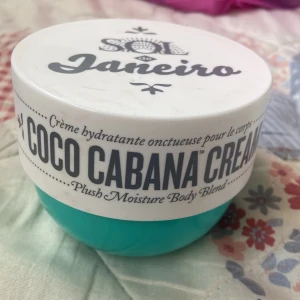 Sol de Janeiro kräm 39 - Säljer denna kräm då jag behöver pengar❤️ Denna kräm är väldigt återfuktande och tjock. Perfekt för alla skin types. Sol de Janeiro säljer inte längre denna scenten (39)