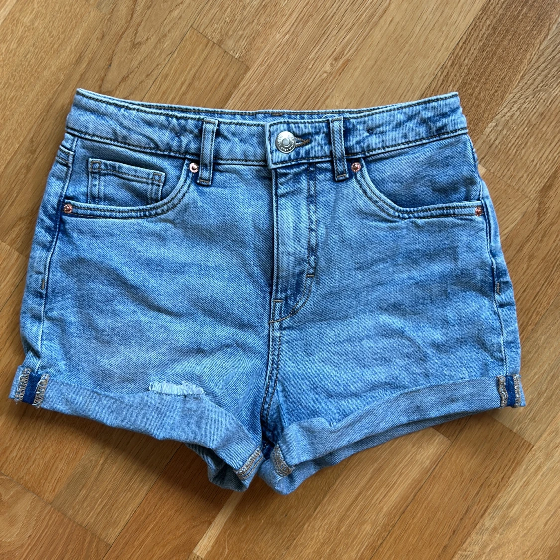 Blå jeansshorts från Kappahl 