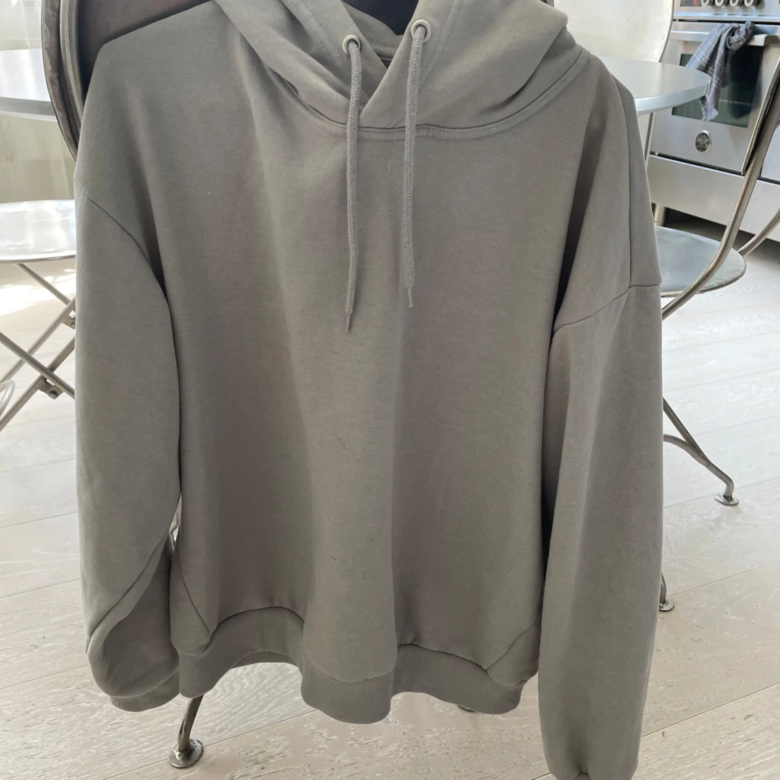 Grå hoodie lager 157