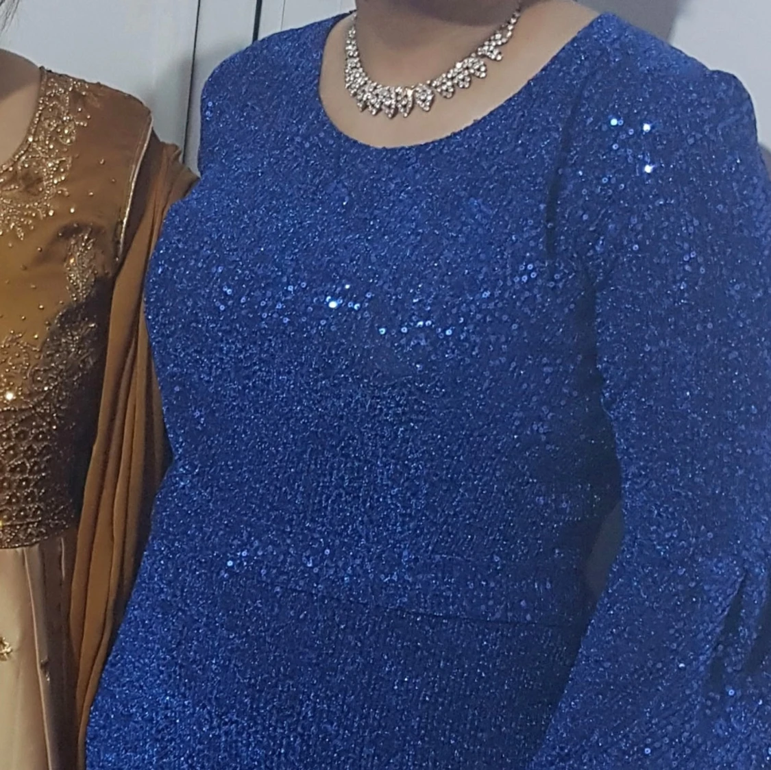 Blå glittrig långklänning - 1
