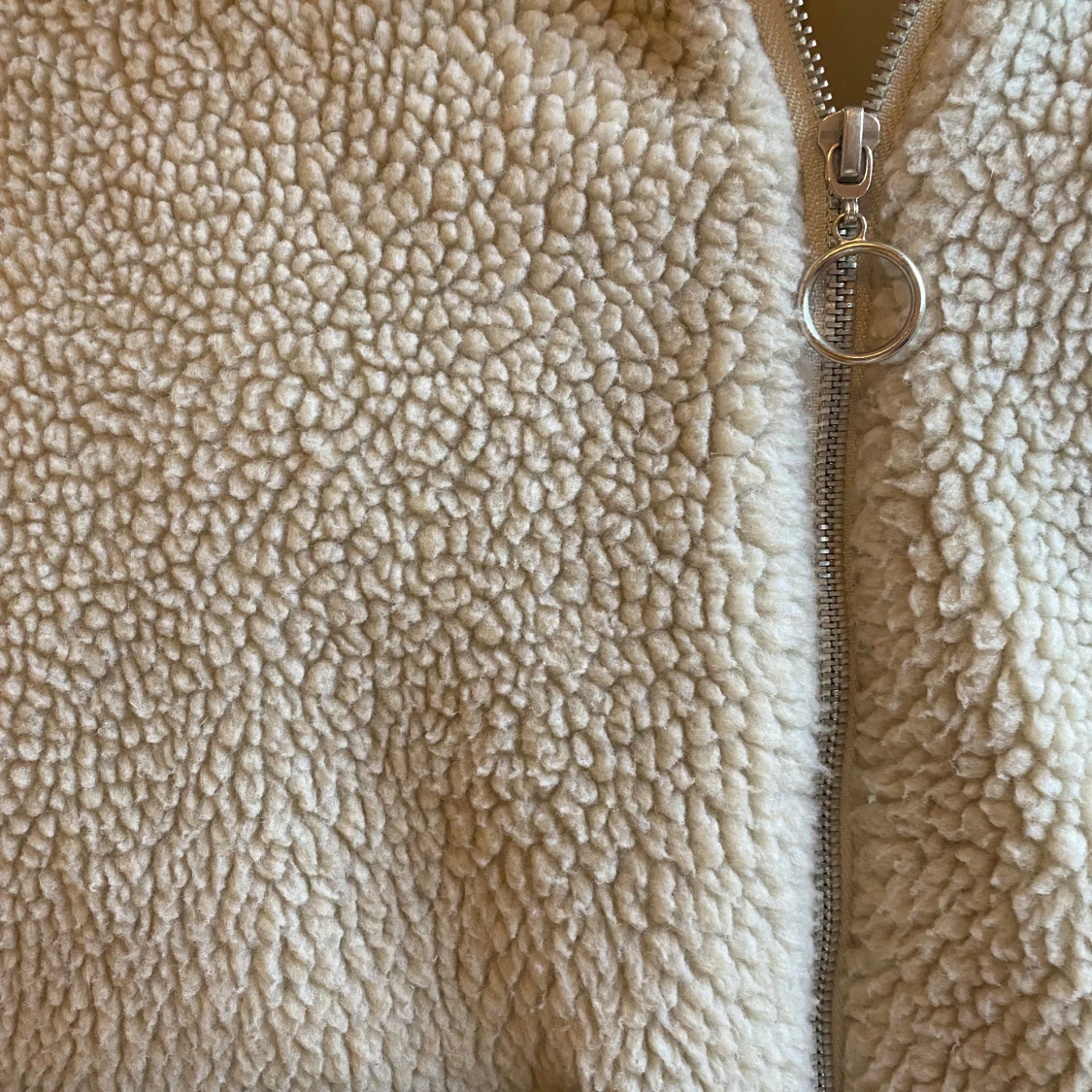 Beige teddyjacka från Bubbleroom - 2