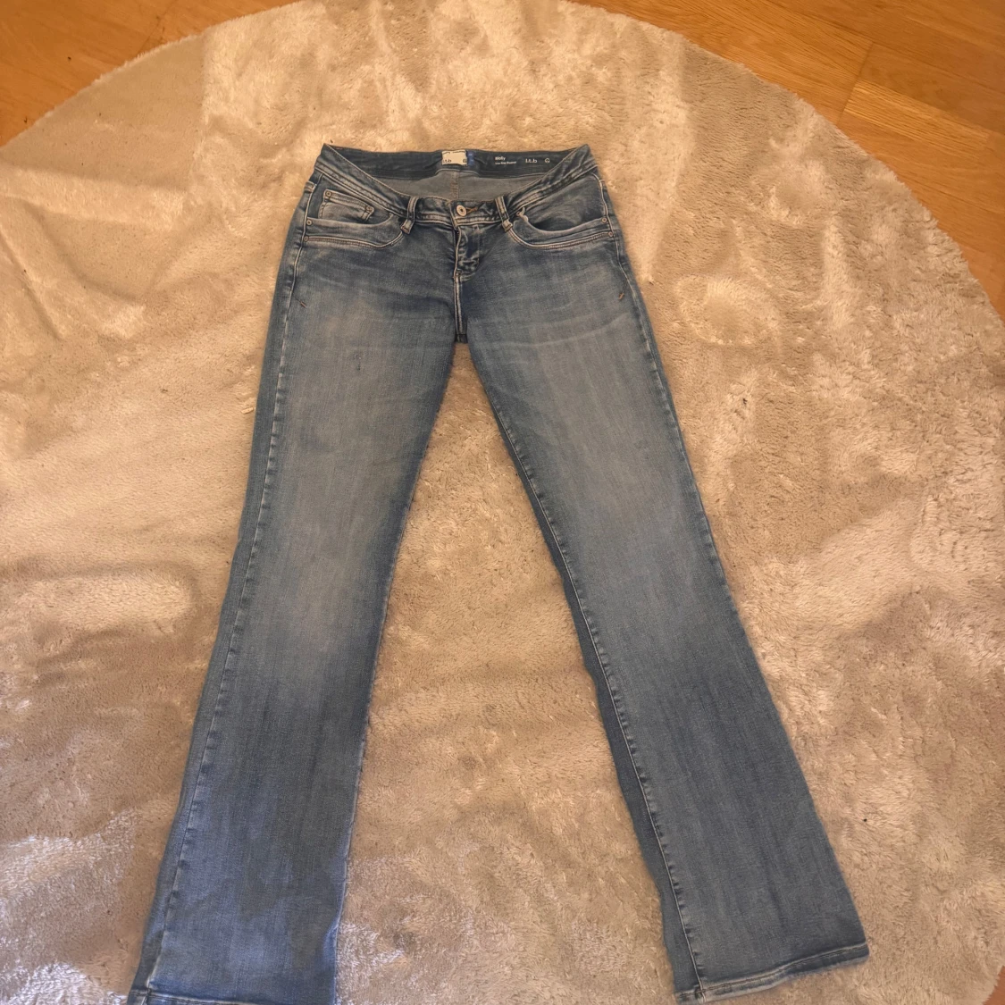 Ljusblå bootcut jeans Molly från l.t.b - 1