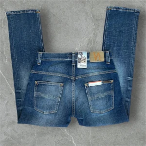 HELT NYA Nudie Jeans - Säljer HELT nudie jeans för de inte passa mig. Ny pris 1699 (mitt pris 449) priset kan diskuteras! Fraktar inom 48h!