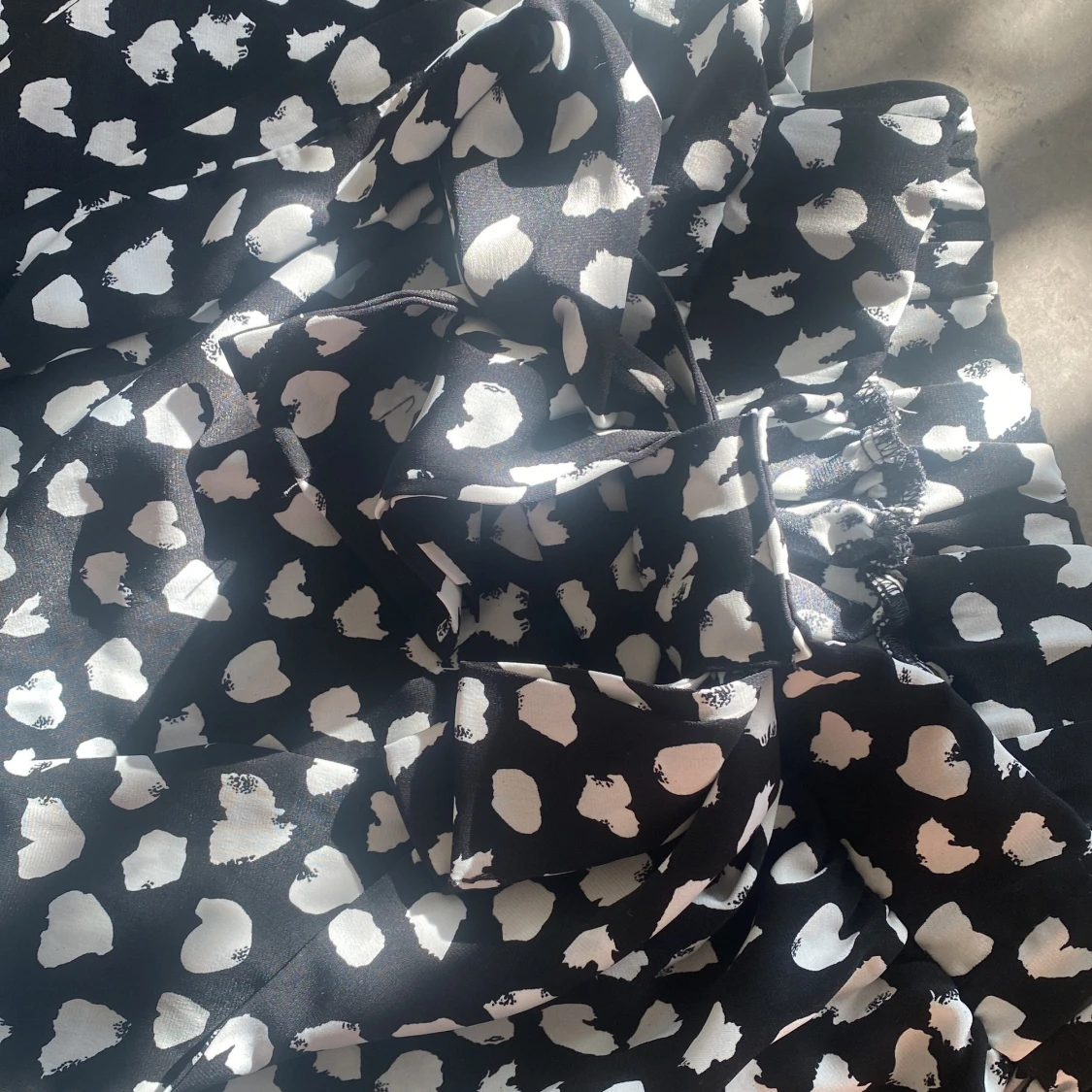 Svart kjol med hjärtmönster från Shein - 3