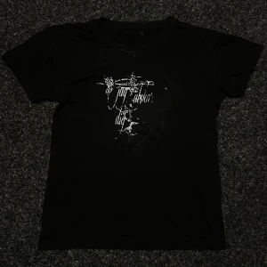 Custommade Cybersigilism ”jag älskar dig” Tshirt - Size: S - fabric paint