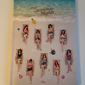 Twice album - Säljer detta kpop albumet från twice som är köpt på Bengans. Alla tillbehör kommer med och cd skivan är aldrig använd. Skriv gärna vid frågor och pris kan diskuteras 😊
