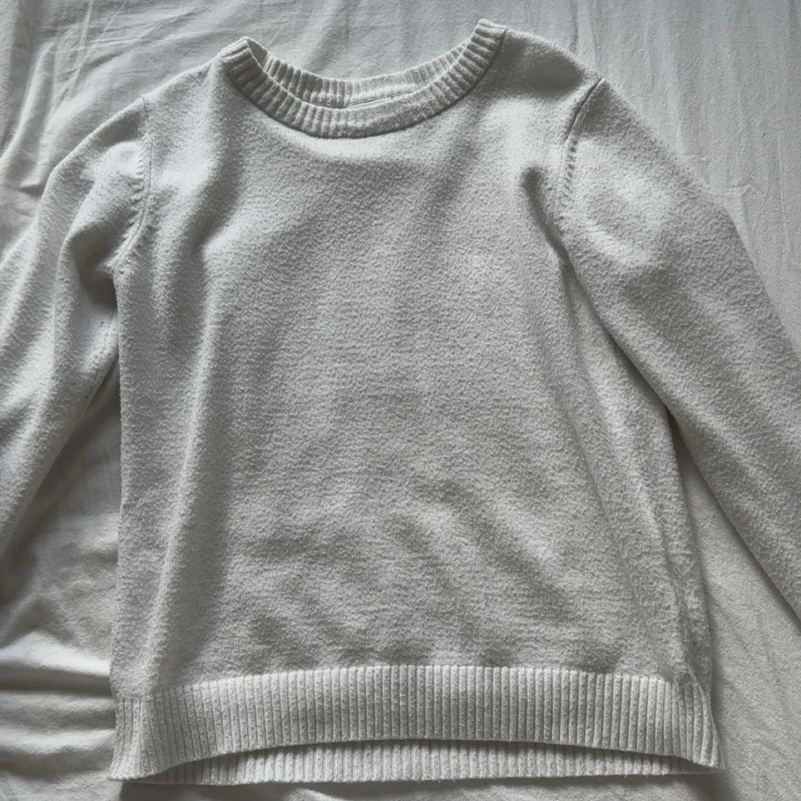 Stickad tröja🤍 - 1