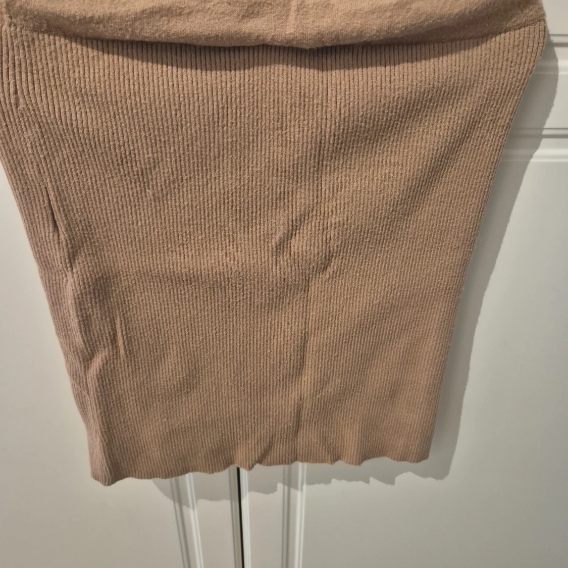 Beige ribbad kjol från Amisu - 1