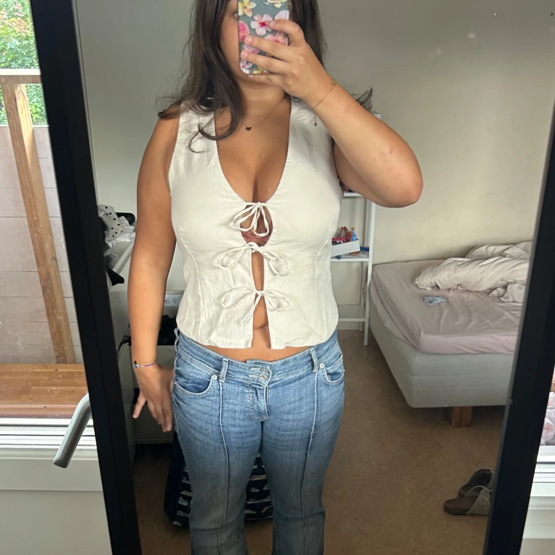 Beige linnetopp med snörning