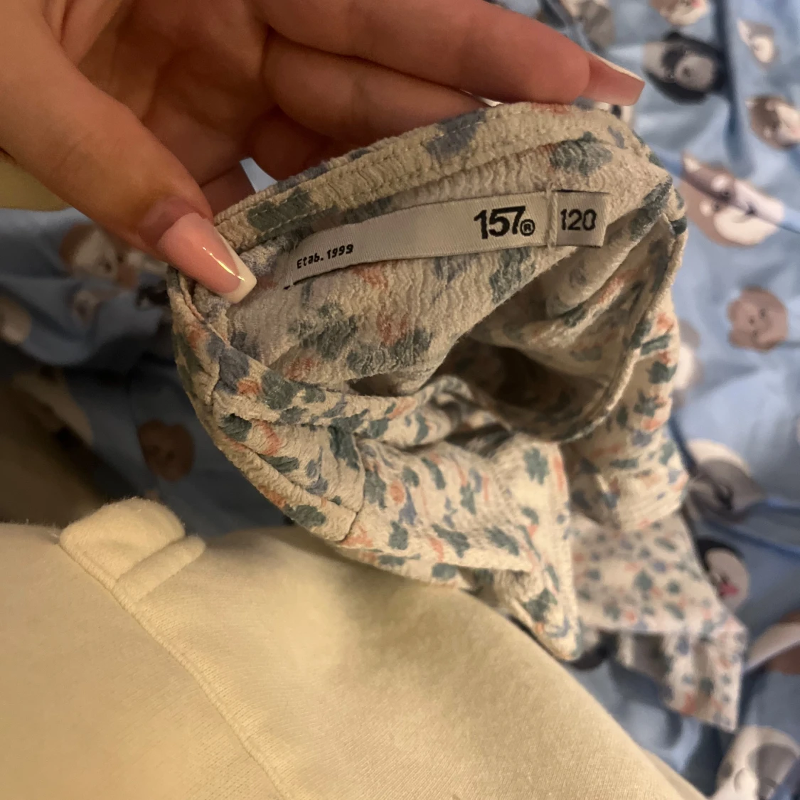 Blommig kortklänning från 157 (barnkläder) - 2