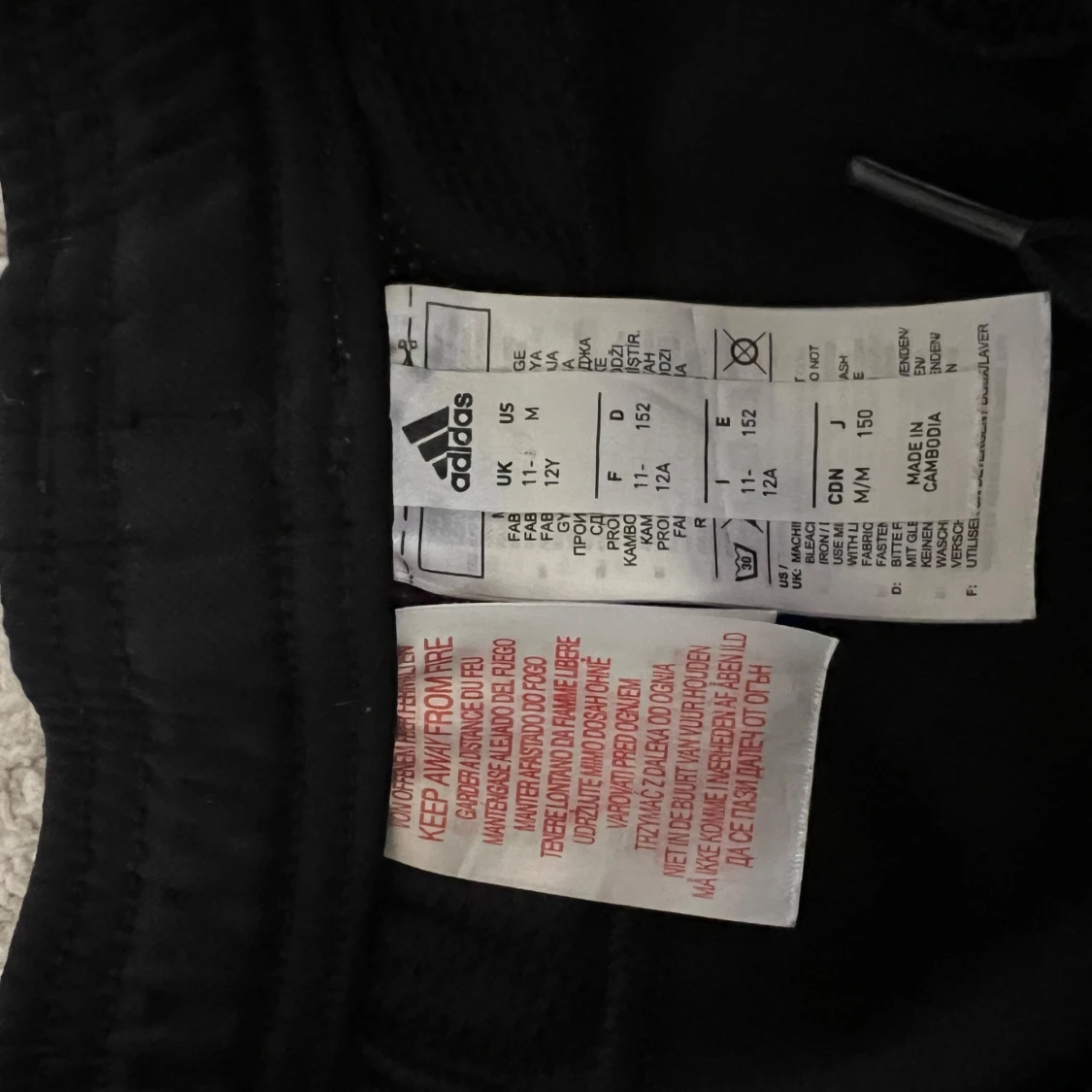 Svarta Adidas träningsbyxor  - 2