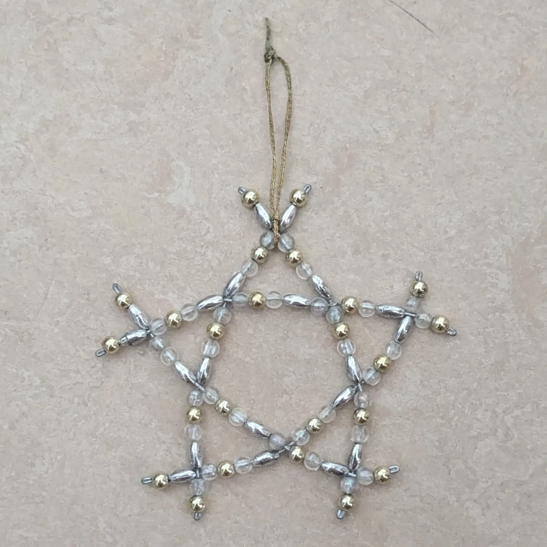 Pärlad stjärna i silver och guld - 3