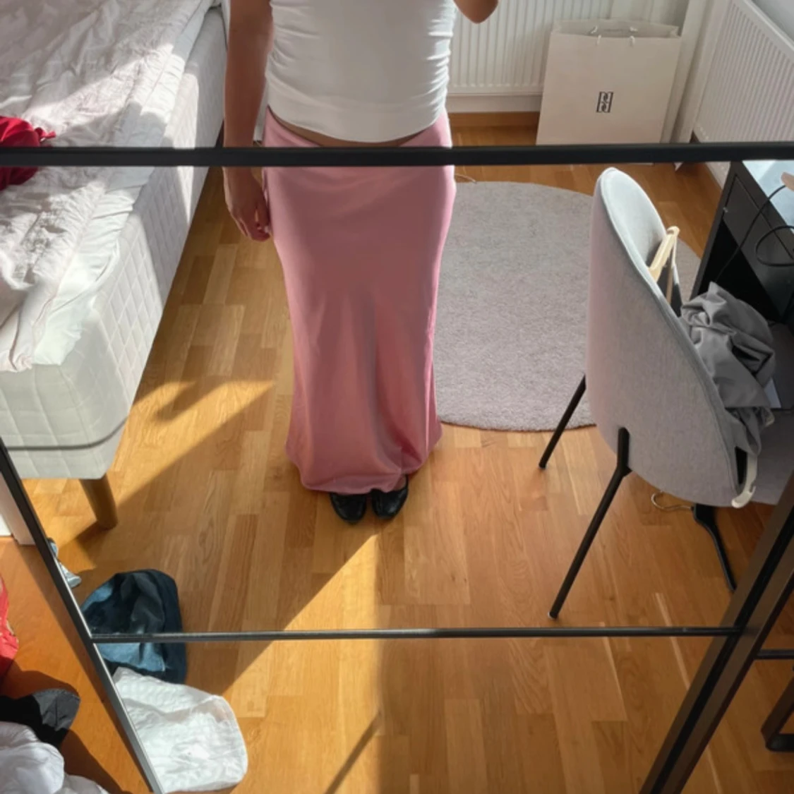 Ljusrosa satinkjol  Zara - 1