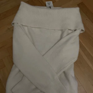 Vit stickad tröja🤍 - Helt ny aldrig använd!🤍 nypris 499kr