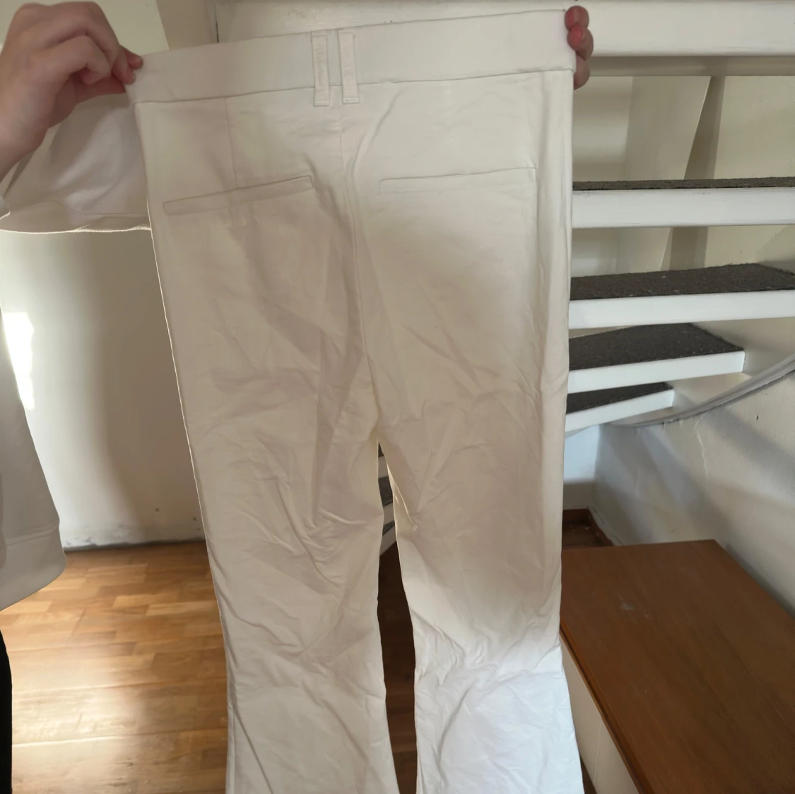 Vita bootcut byxor från Zara XS - 1