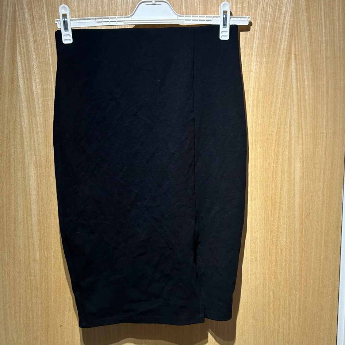 Svart pennkjol med slits