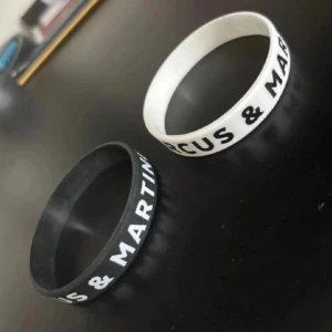 Marcus & Martinus armband  - Superfina köpta från mmstore, säljs även separat för 150kr/st 💓💓😚