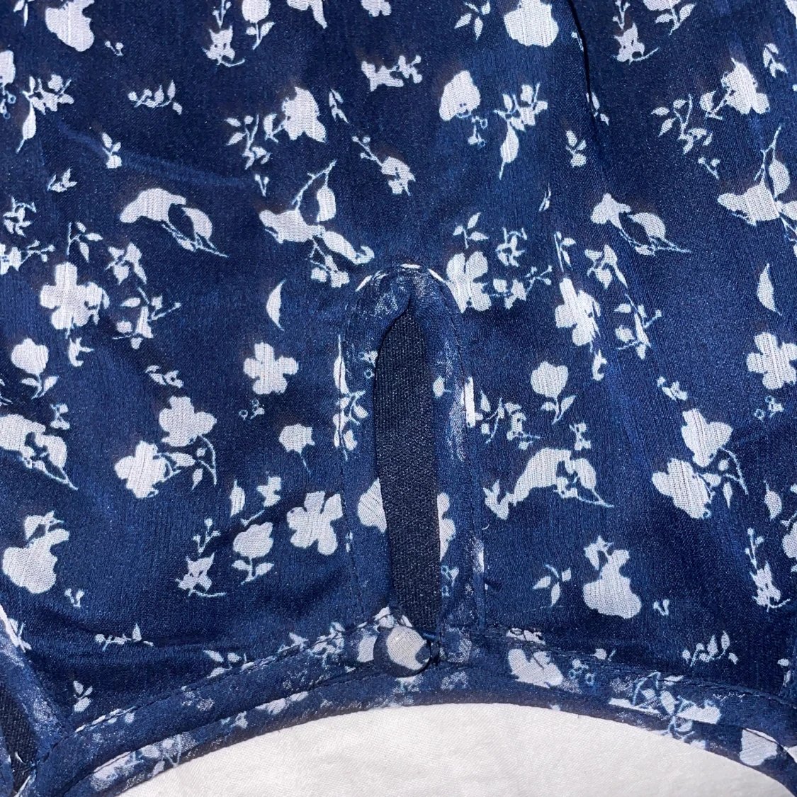 Mörkblå blommig långklänning från Ellos - 3