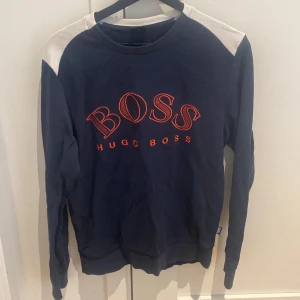 Hugo boss kofta M - Hugo boss kofta storlek M. Mörkblå.