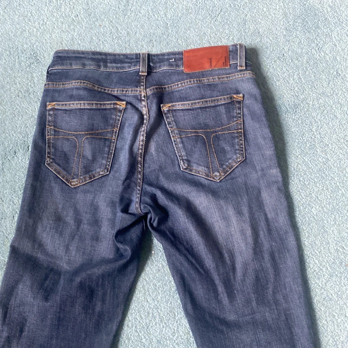 Mörkblå jeans från Tiger of Sweden - 2