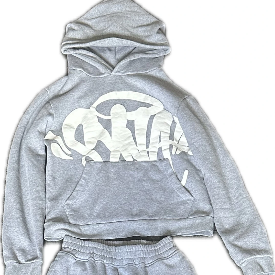 Grå tracksuit ifrån Syna world