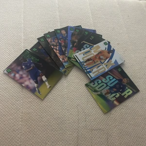 Fobollskort från Chelsea - Elva fotbollskort me spelare från Chelsea. Pris kan diskuteras  