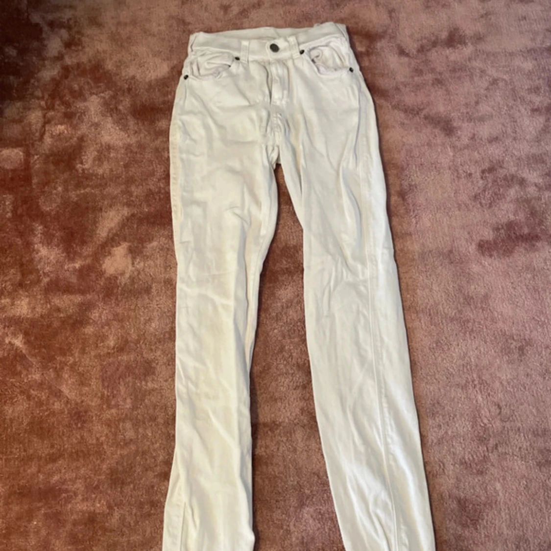 Vita skinny jeans från Dr Denim
