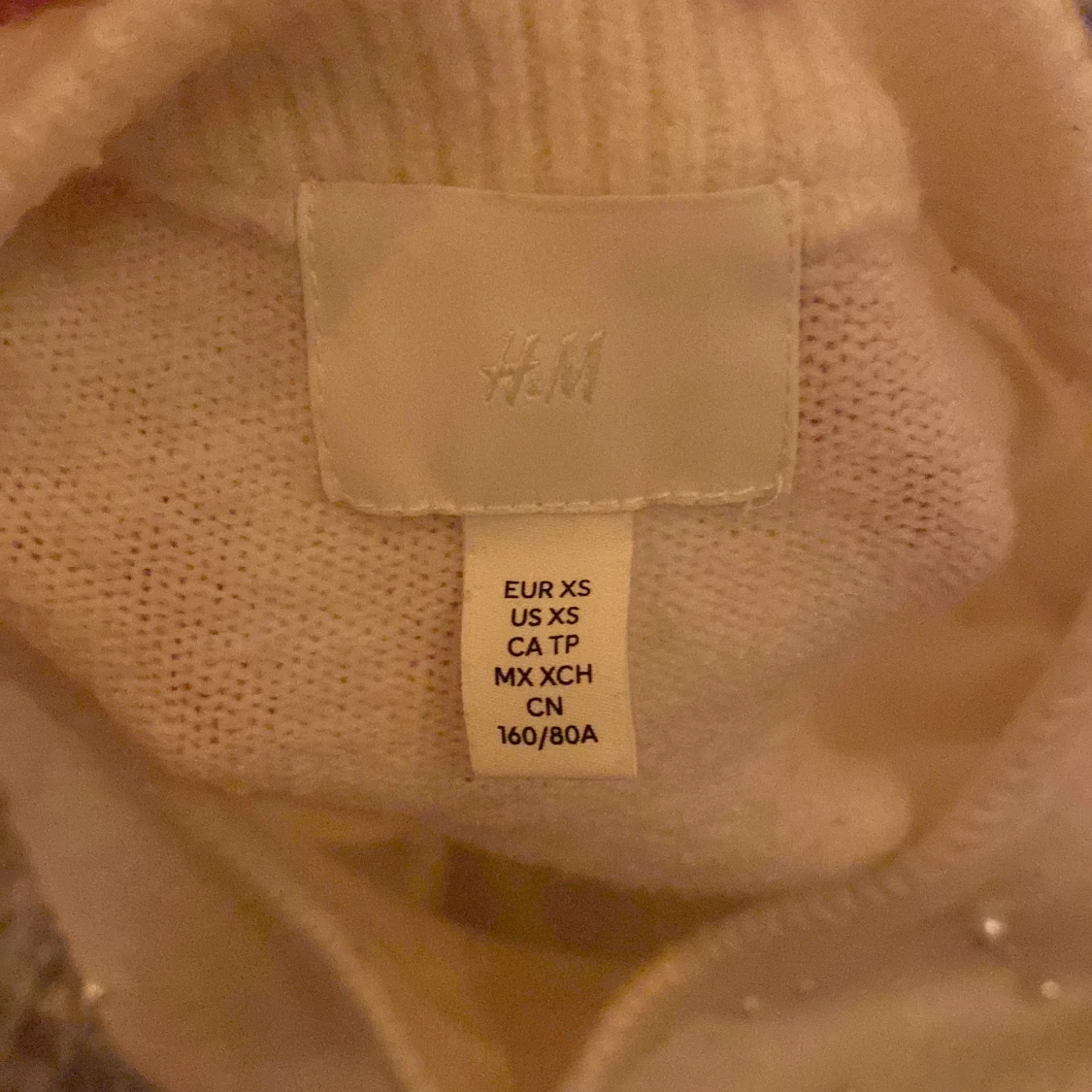 Vit pärlstickad tröja från H&M XS - 2