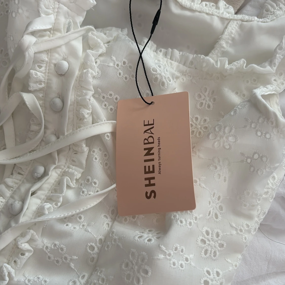 Vit blommig korsettopp från SHEIN BAE - 1