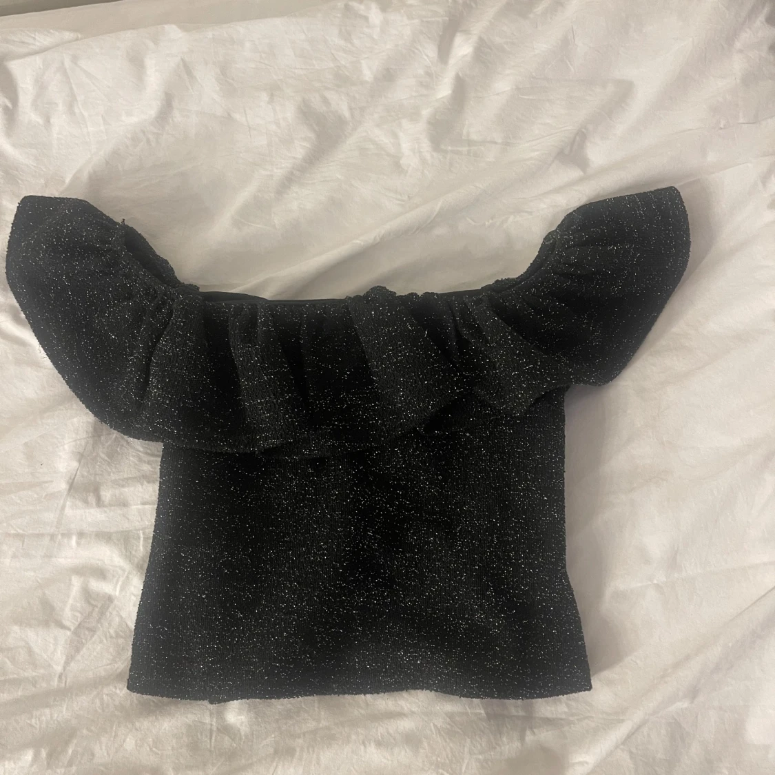 Svart glittrig offshoulder topp - 1