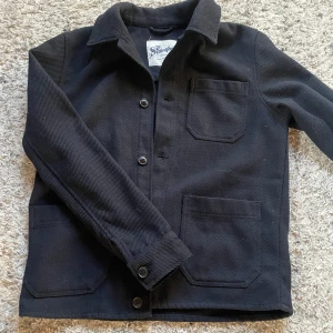 Mörkblå overshirt  - Snygg mörkblå overshirt storlek xs sitter som S