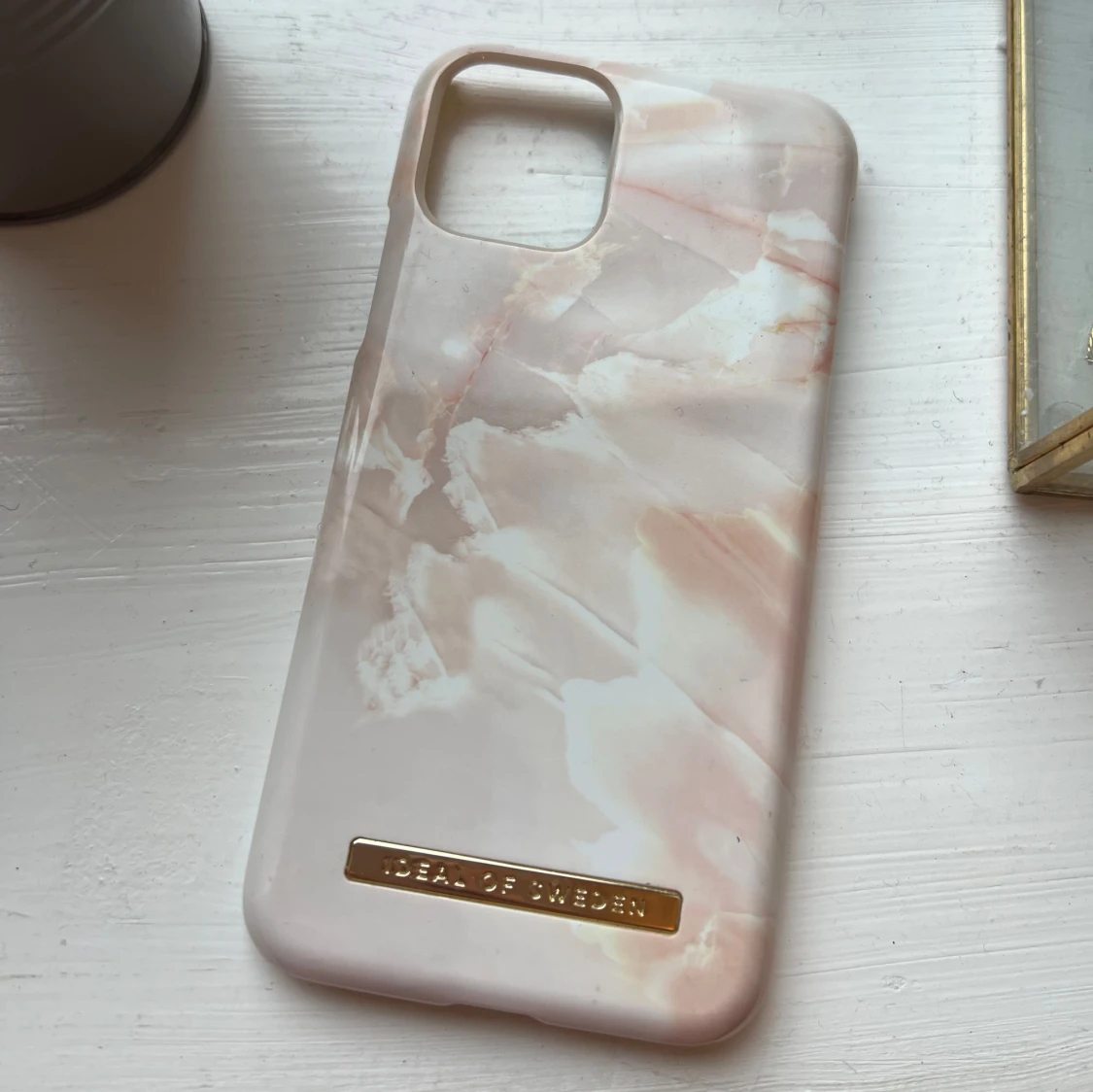 Mobilskal från Ideal of Sweden