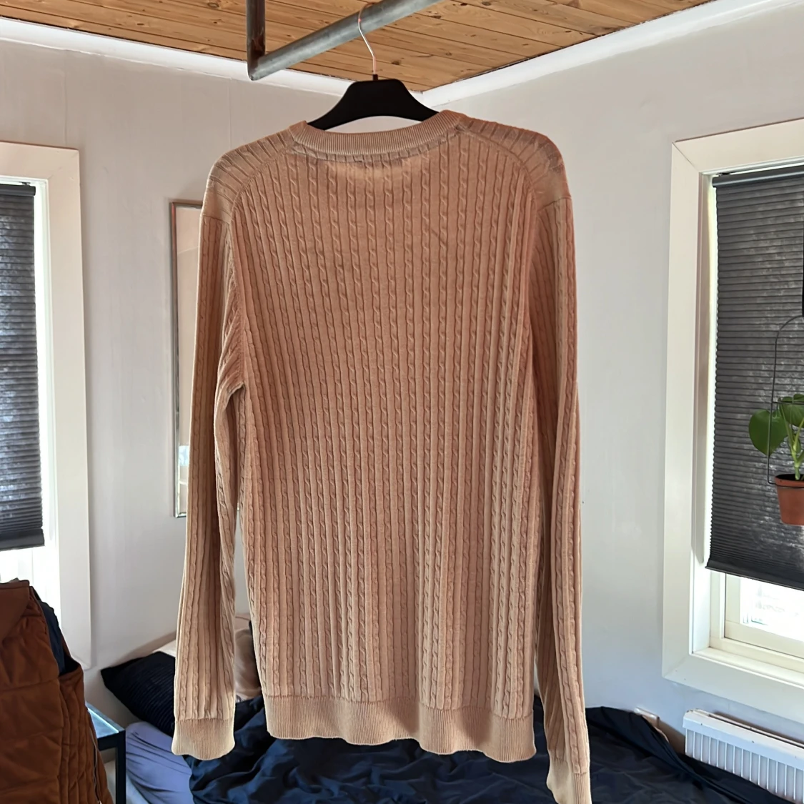 Beige stickad tröja från Jack & Jones - 1